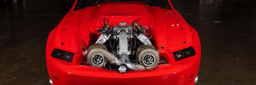 Vidéo: 1.900 chevaux Ford Mustang Drag Racer avec boîte de vitesses manuelle!