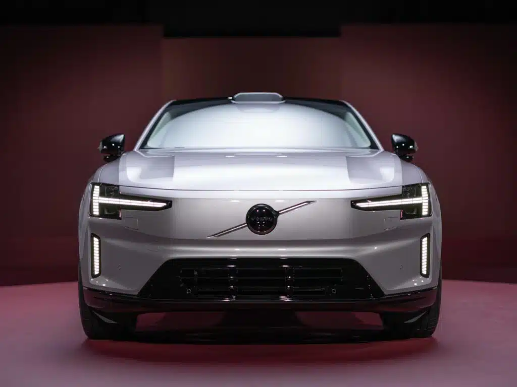 2025-Volvo-ES90-Die-Vollelektrische-Zukunft-Aus-Schweden