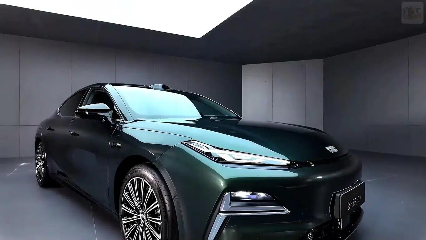 Geely-Galaxy-Starshine-8-Em-Chinas-Plug-in-hybride-limousine-IM-Detail