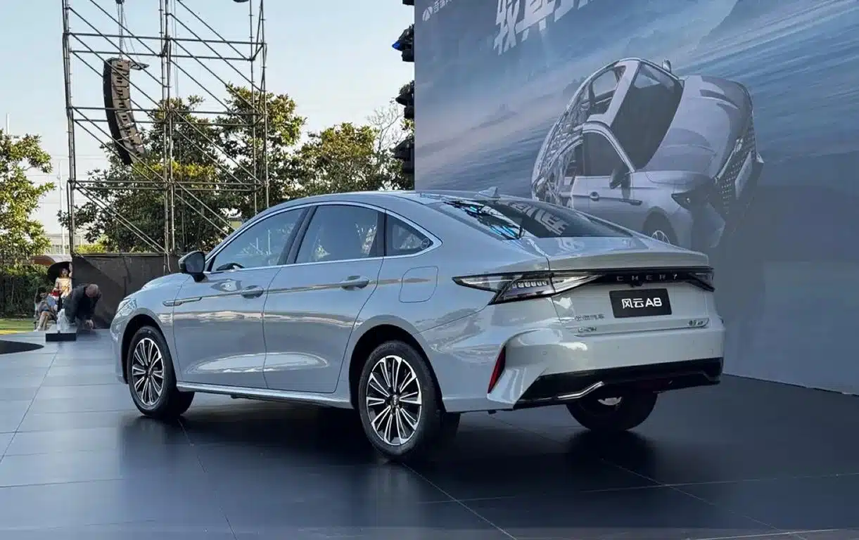 2025-Chery-Fulwin-A8-Preiswertes-HybridModell-MIT-1400-km