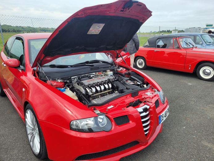 Les passionnés aiment aussi les moteurs